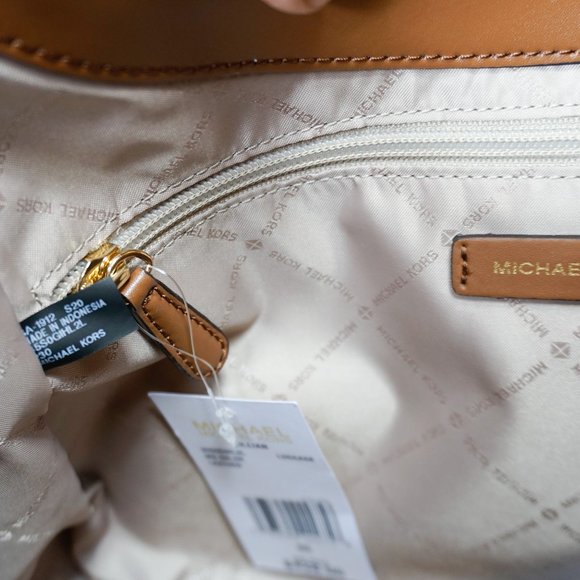 Michael Kors Lillian M Shoulder Leather Bag Brown - Picture 8 of 12